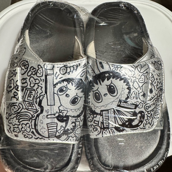 Black and White Graphic Slides - Picture 1 of 1